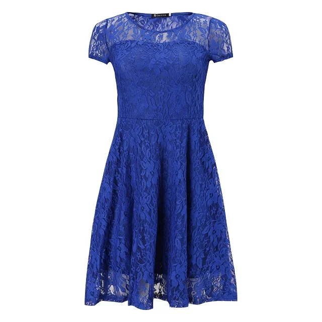 Jolie robe en dentelle
