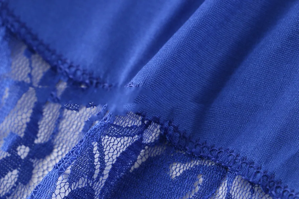 Accessoirisation robe dentelle