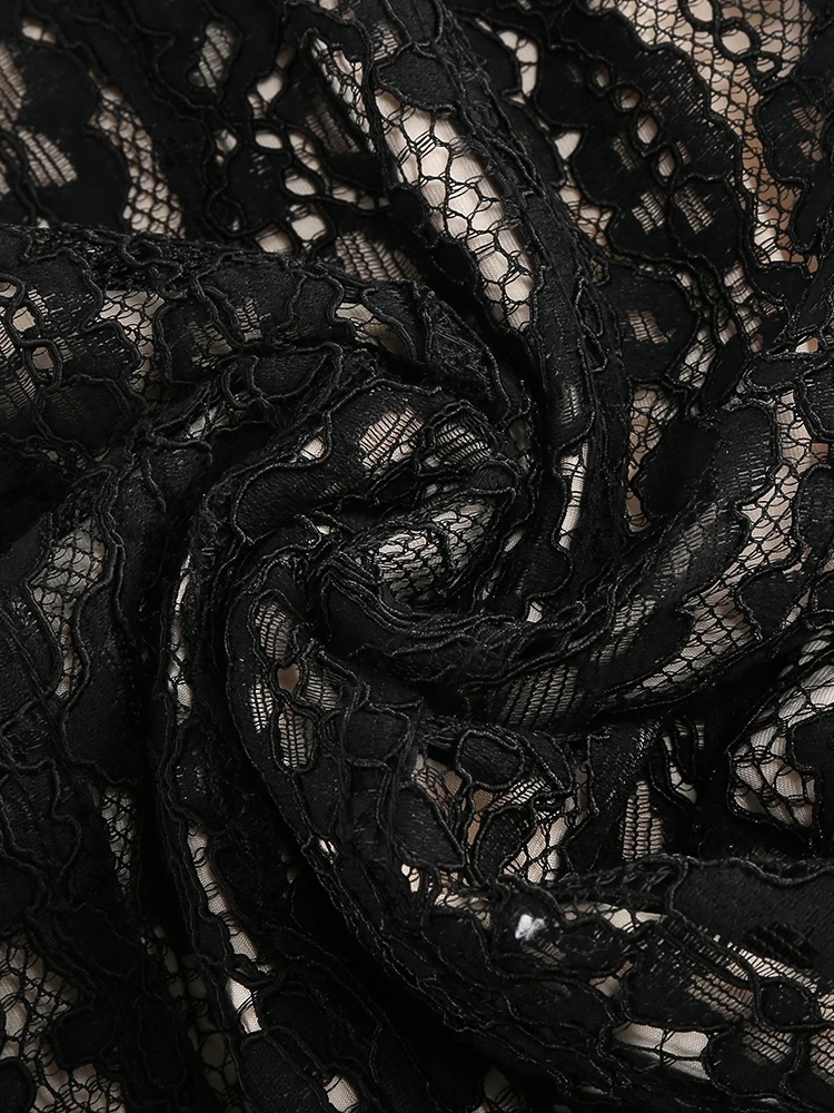 Robe en dentelle noire – Image 24