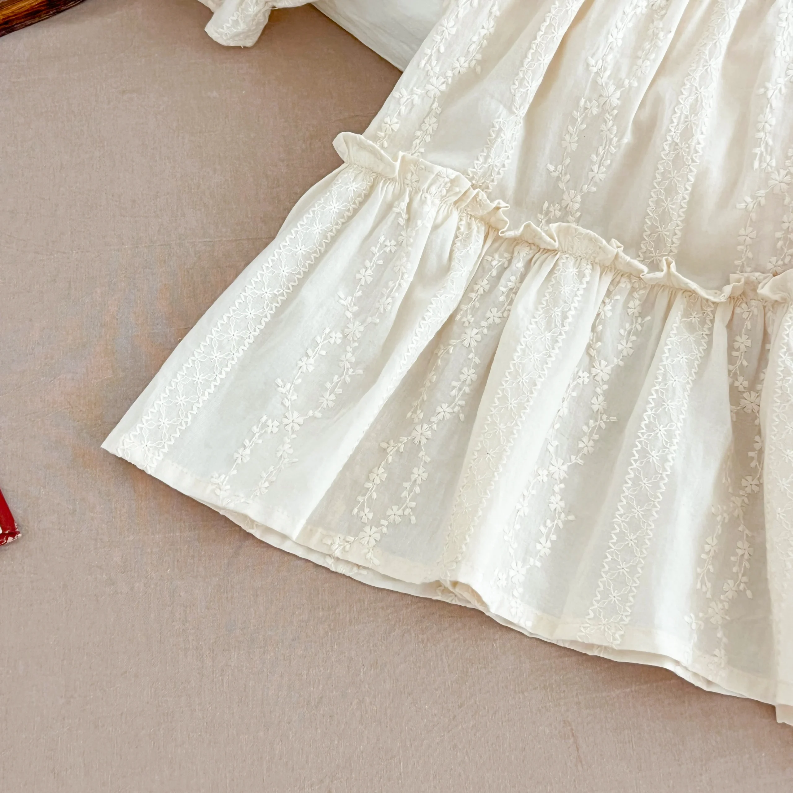 Robe en dentelle élégante pour occasions spéciales