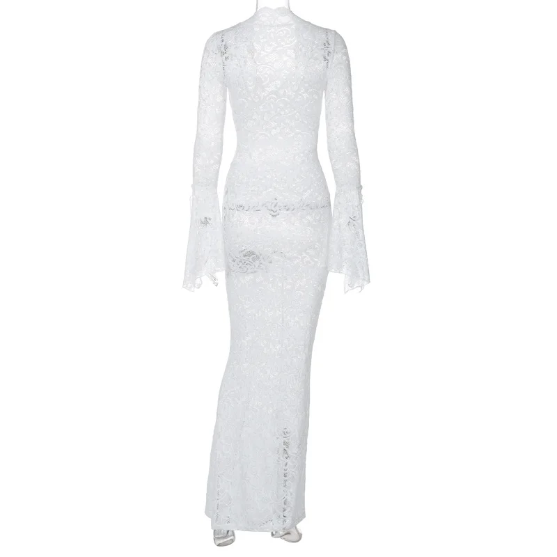 Robe noire avec style audacieux