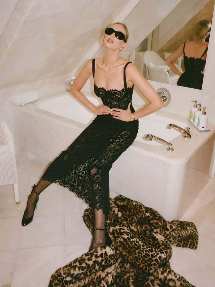 Robe en dentelle noire – Image 10