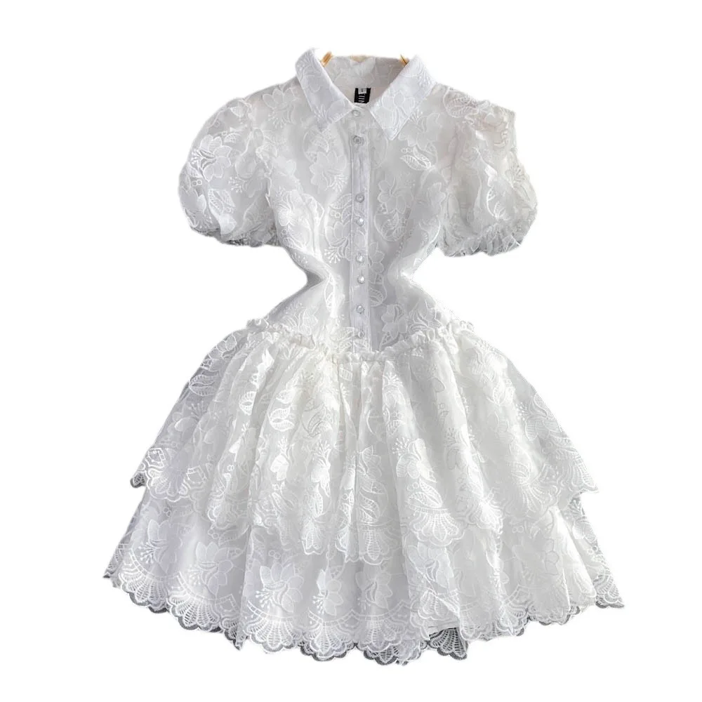 Robe courte en dentelle pour soirées