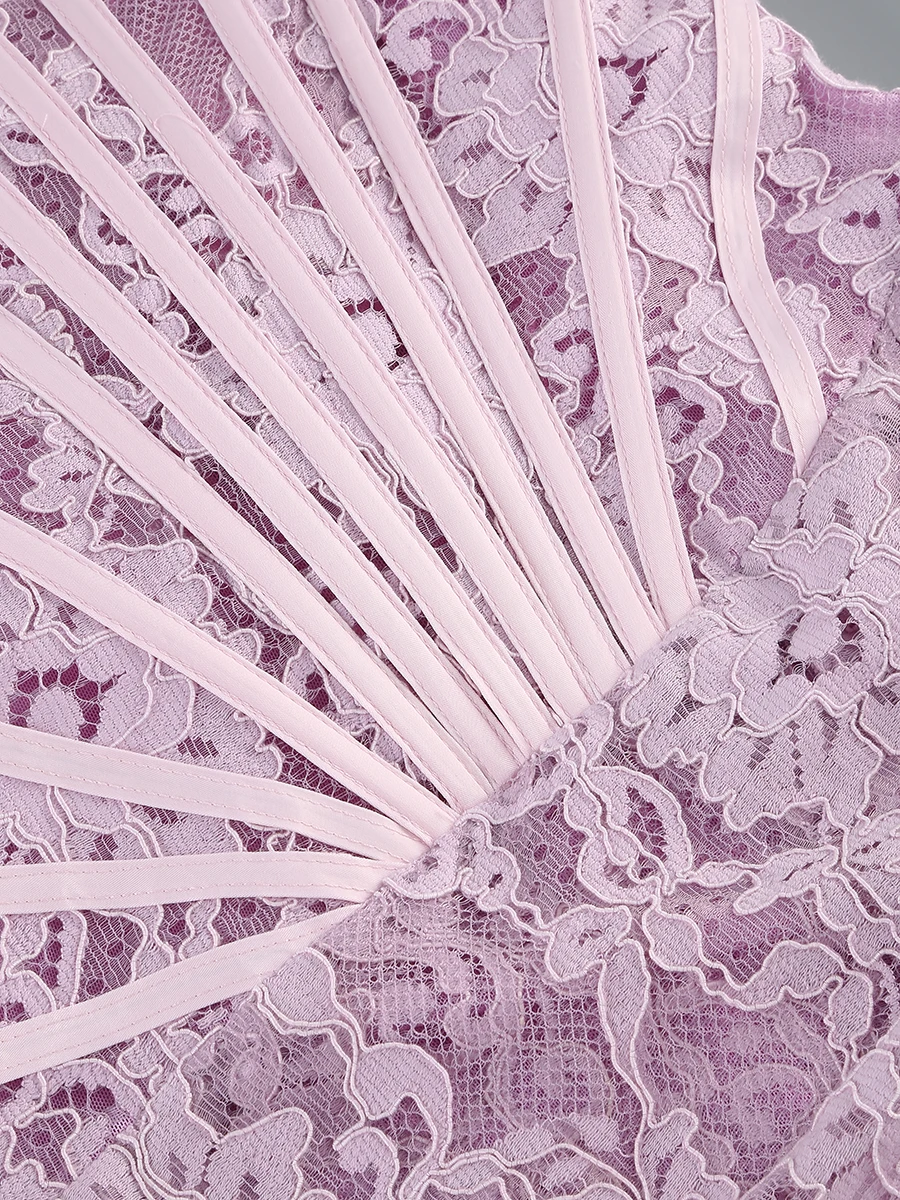 robe en dentelle féminine