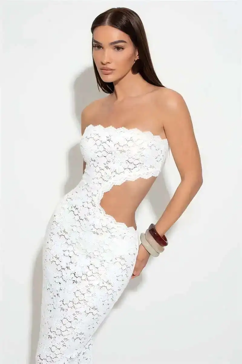 robe nu dos dentelle