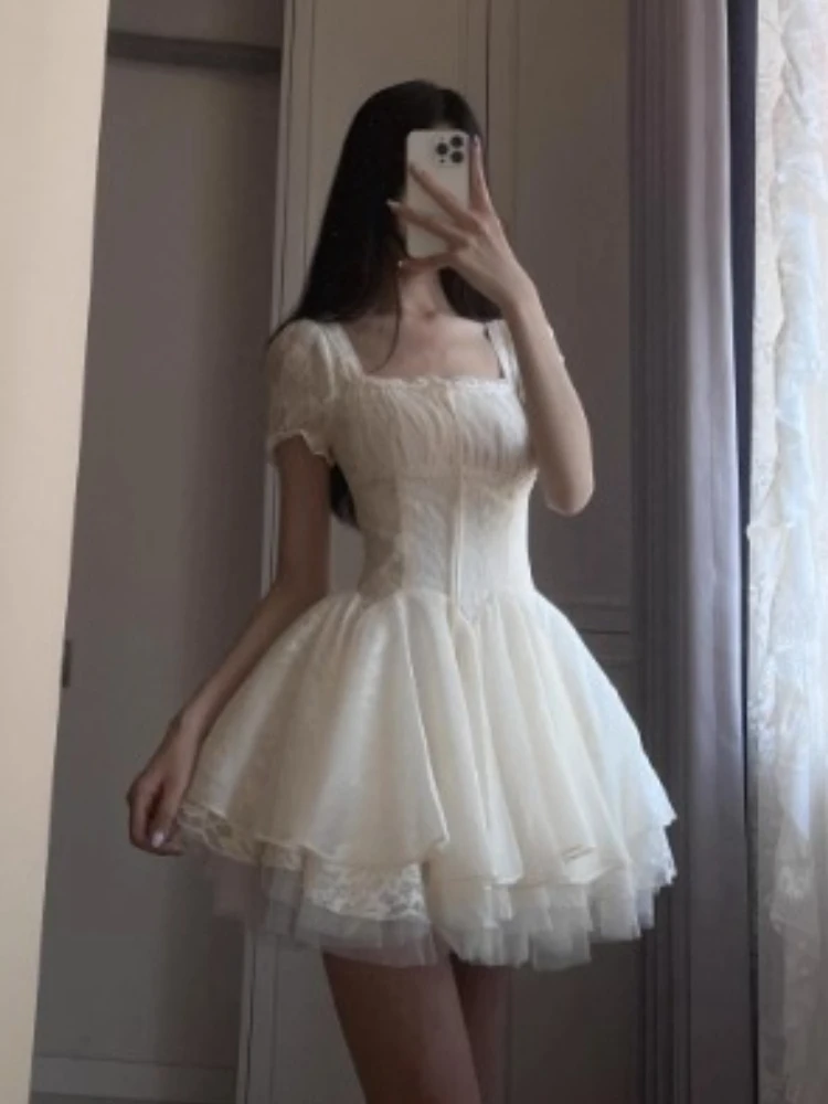 robe en dentelle avec nœud