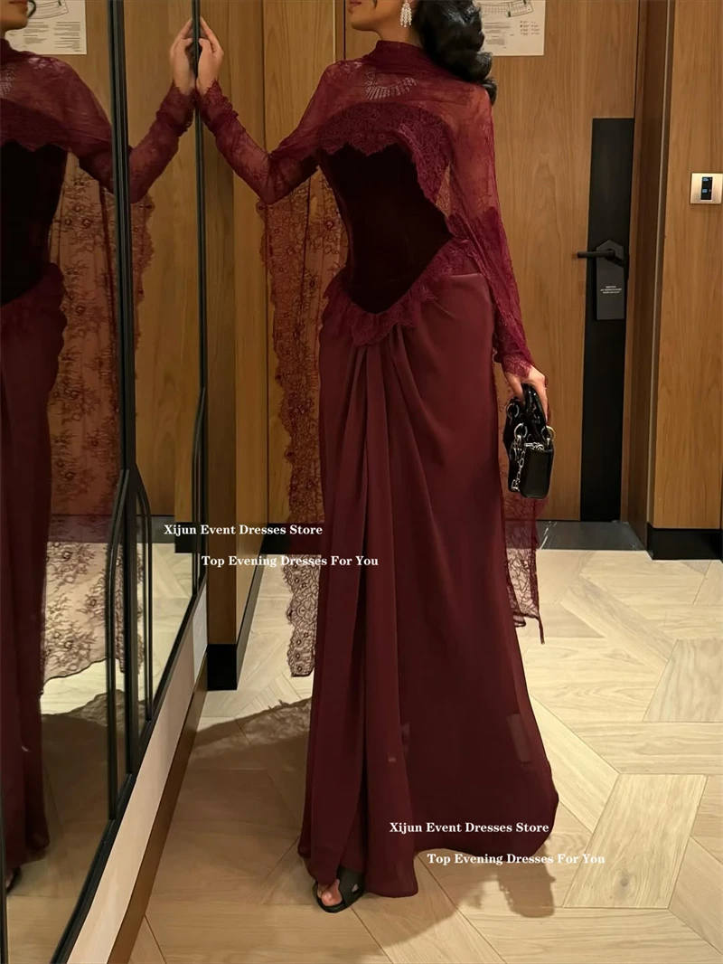 Robes en dentelle bordeaux manches cape