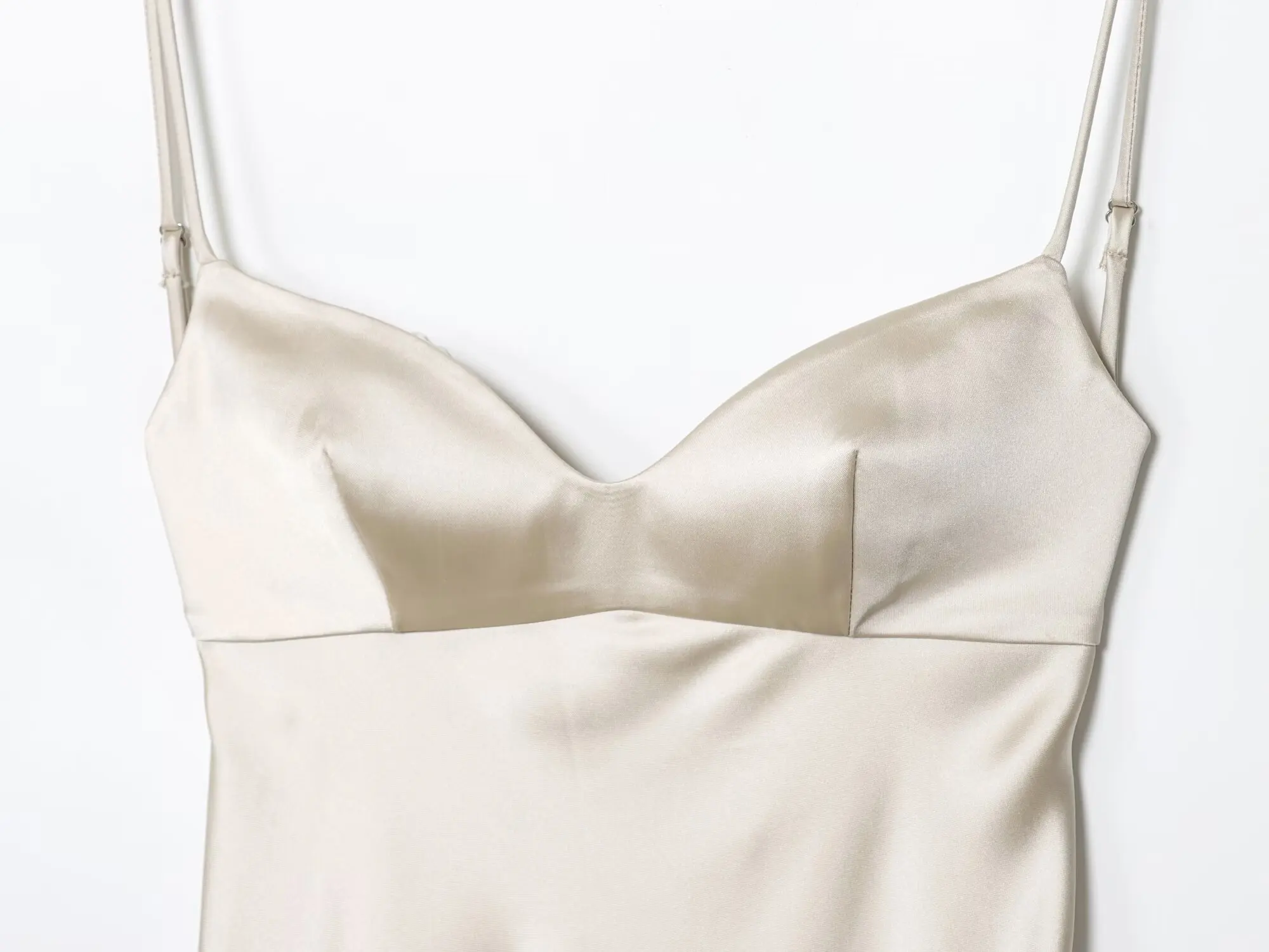 modernité dentelle robe