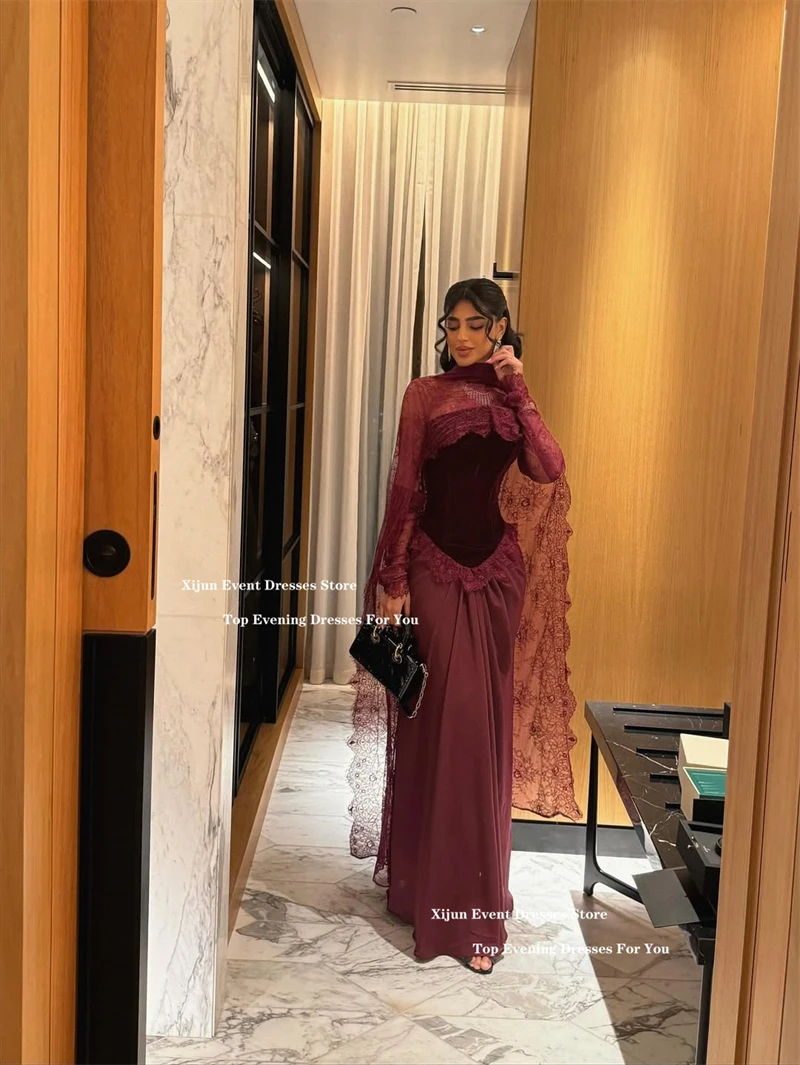Robes en dentelle bordeaux manches cape – Image 2