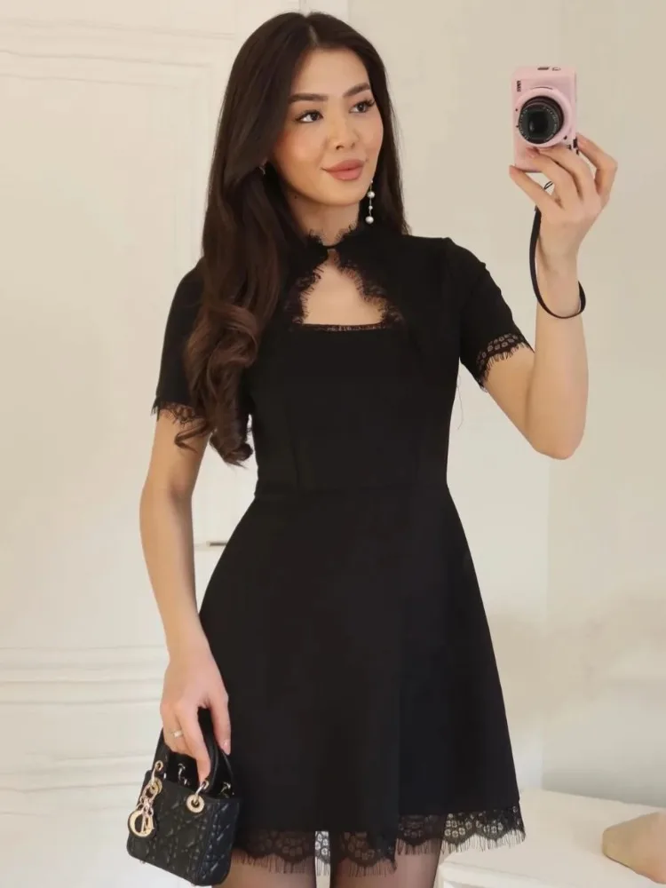 Élégance avec la Robe courte