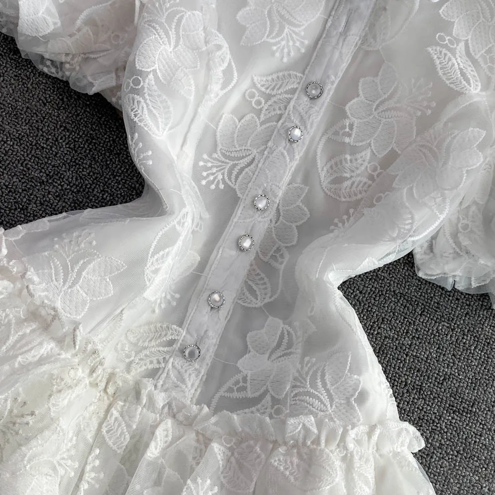 Robe femme en dentelle vintage