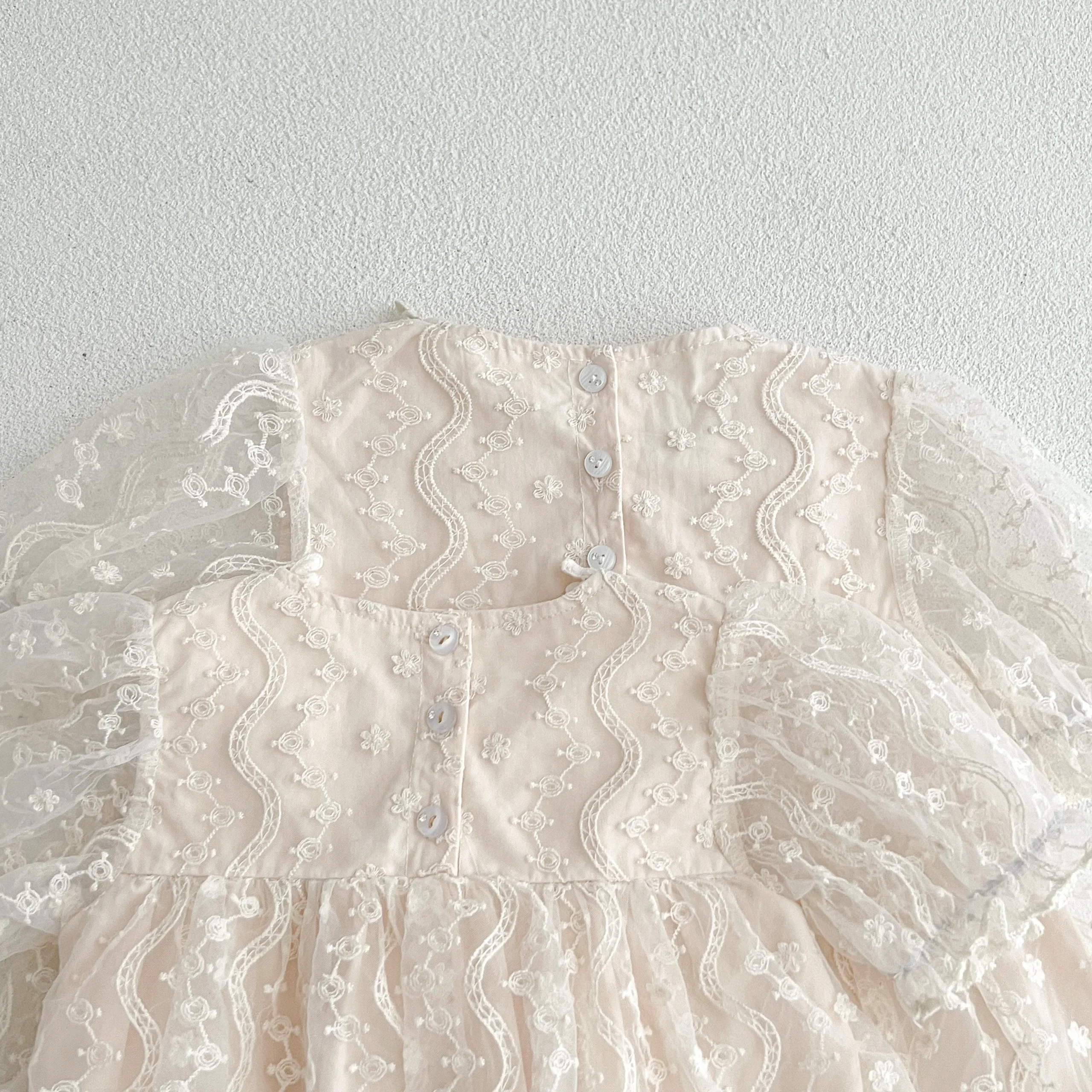 robe délicate enfant