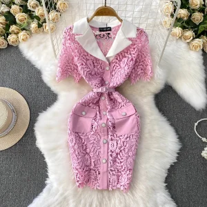 robe en dentelle rose