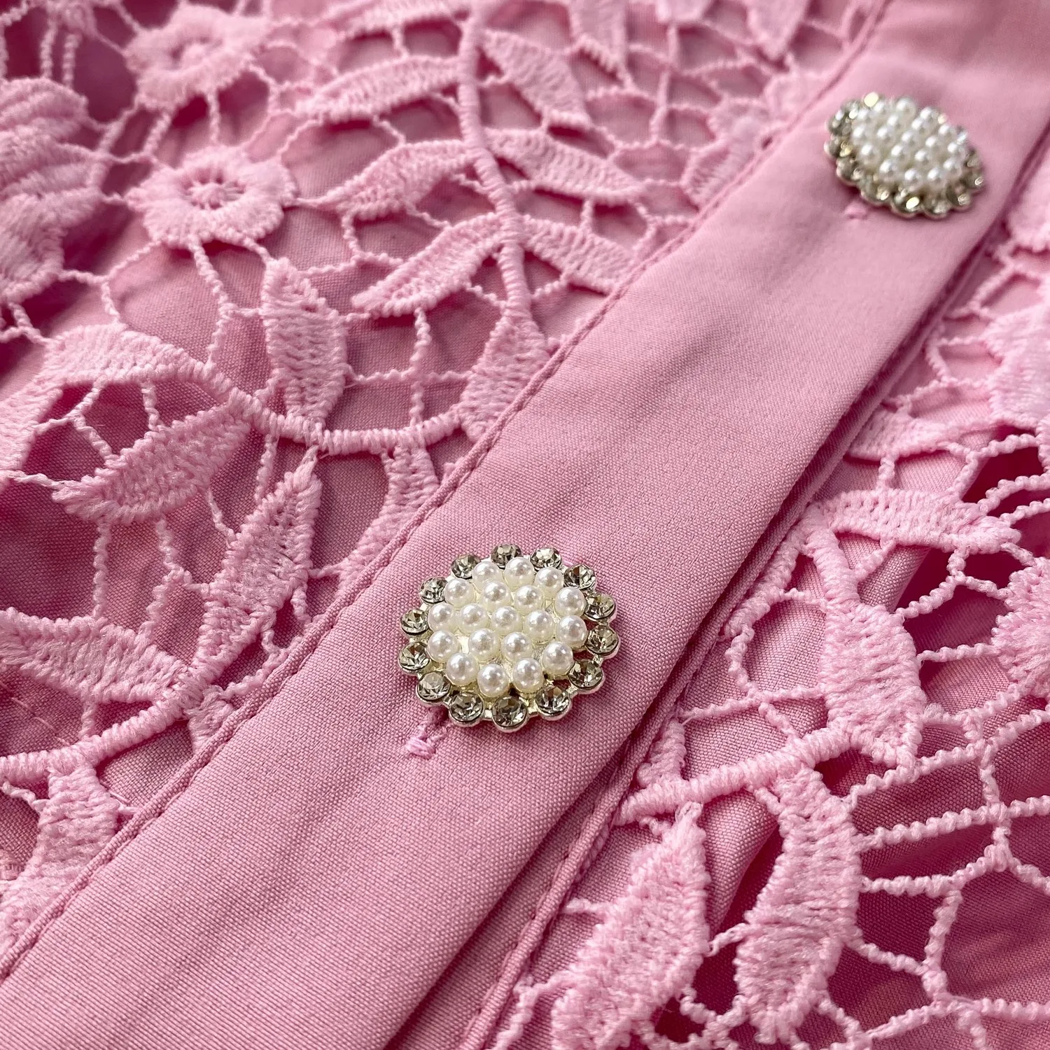 coquille en dentelle rose
