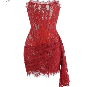 robe en dentelle rouge