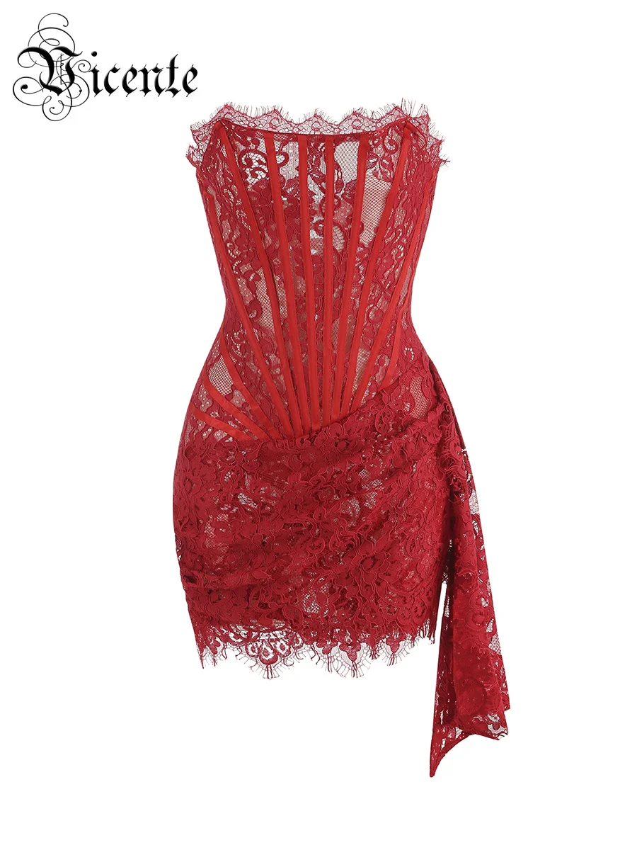 robe en dentelle rouge