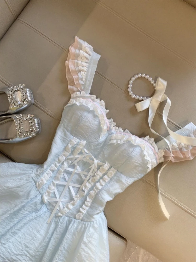 Chic robe bleue dentelle