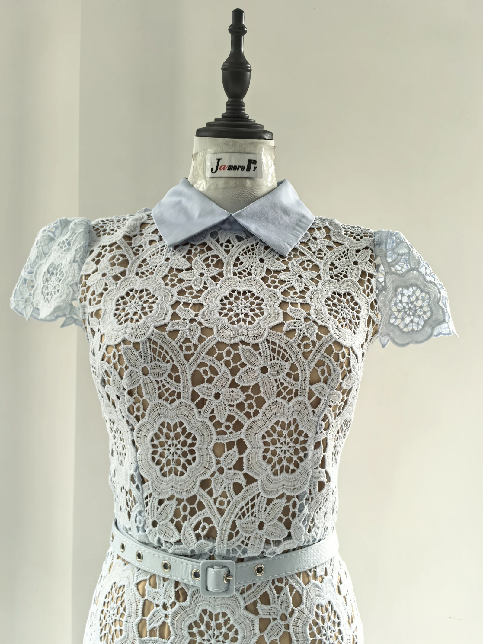 Robe en dentelle longueur cheville