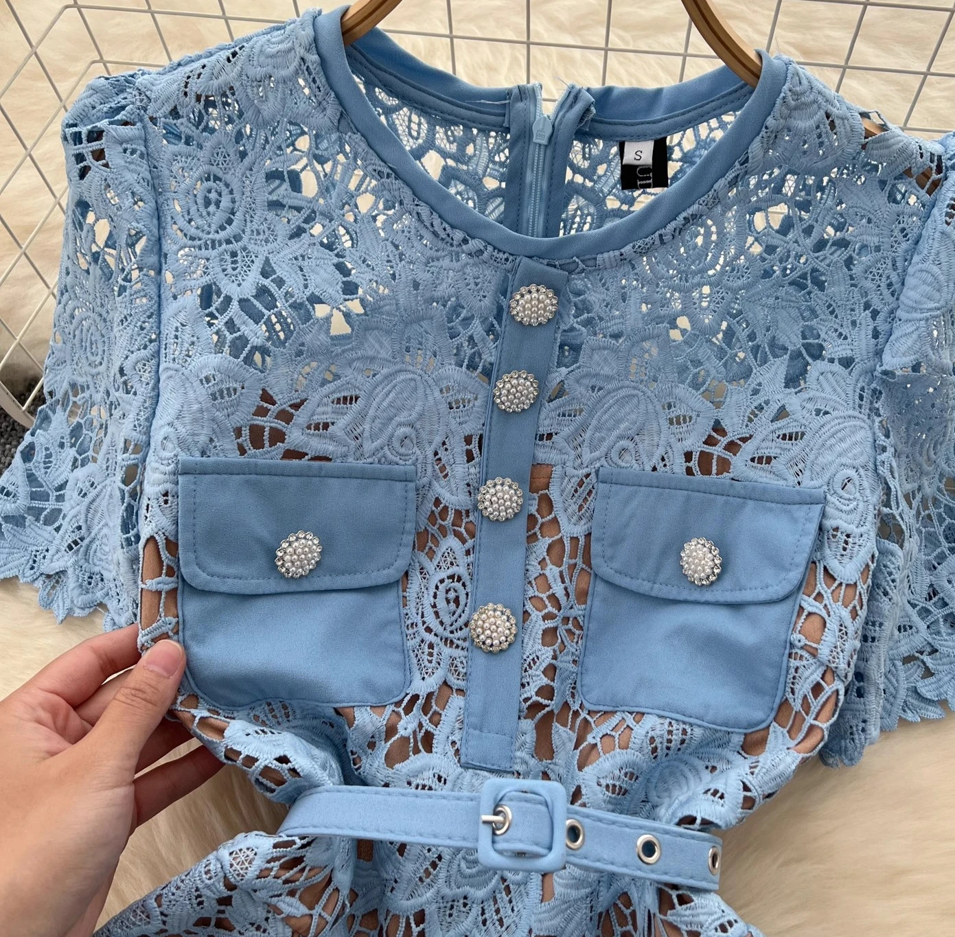 Robe en dentelle bleu – Image 12