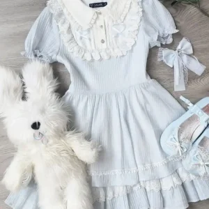 robe bleue en dentelle