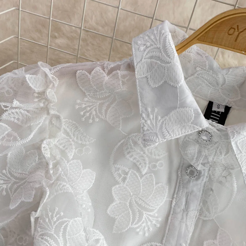 Tendance robe courte blanche