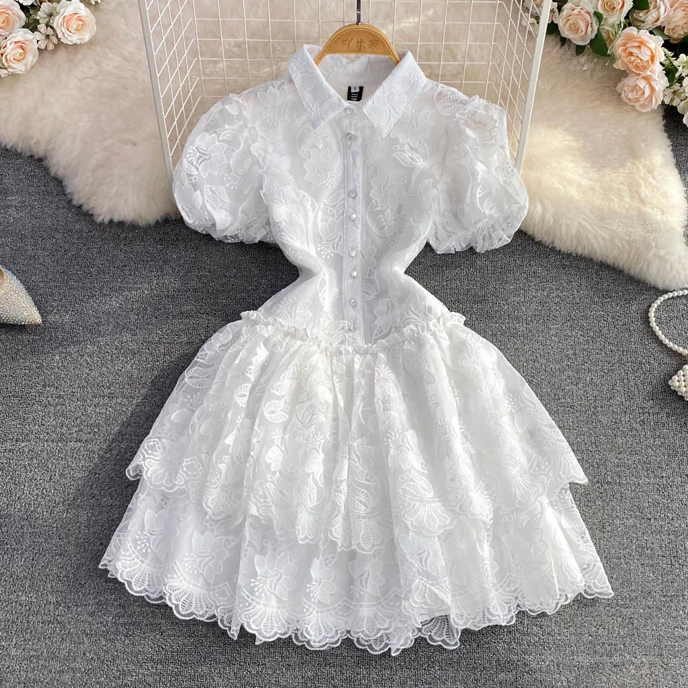 Élégante robe blanche de soirée vintage