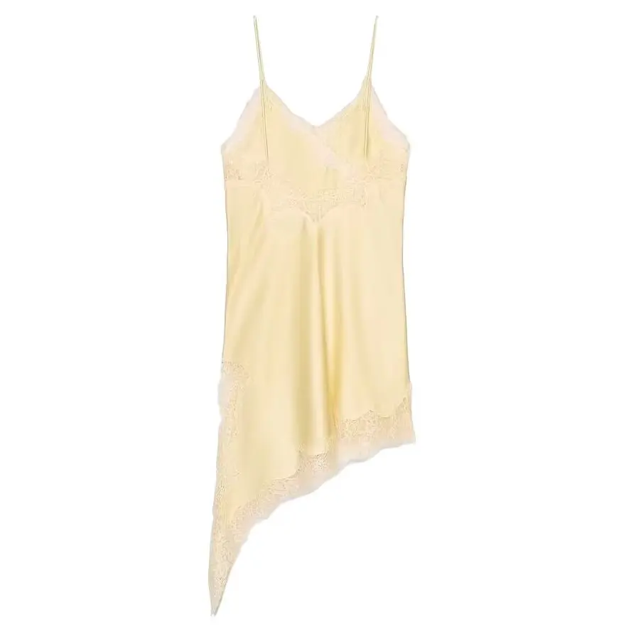 Robe en satin et en dentelle – Image 10