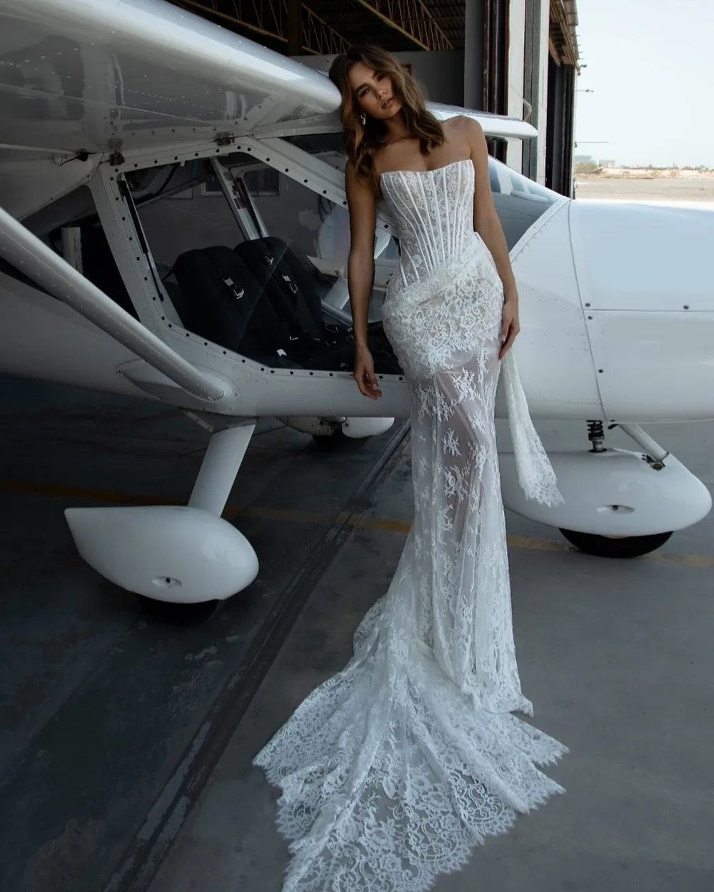Robe de mariée bustier en dentelle – Image 5