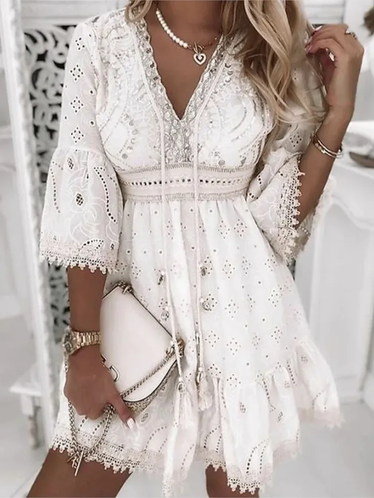 robe courte en dentelle