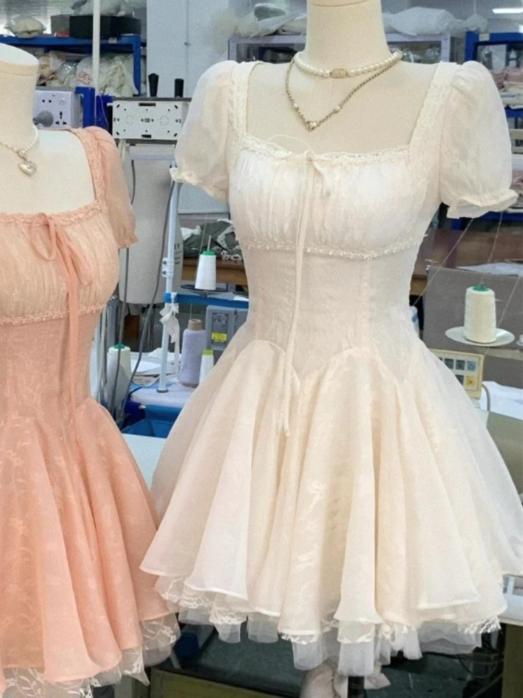 robe dentelle rose col carré