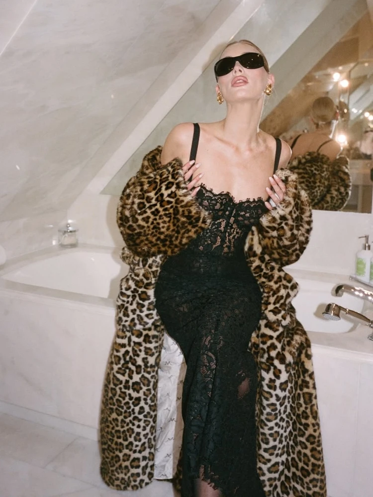 Robe en dentelle noire – Image 11