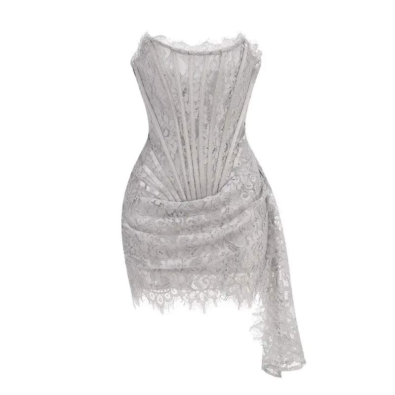 silhouette féminine robe