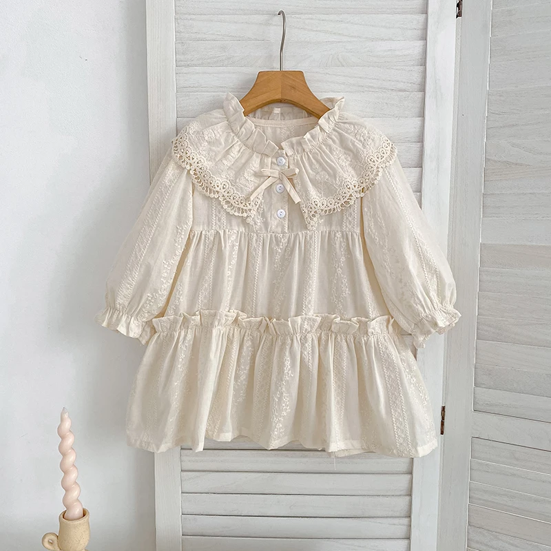 Robe en dentelle pour fille
