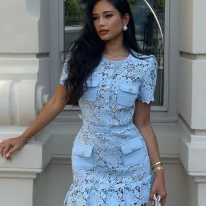 Robe en dentelle bleu