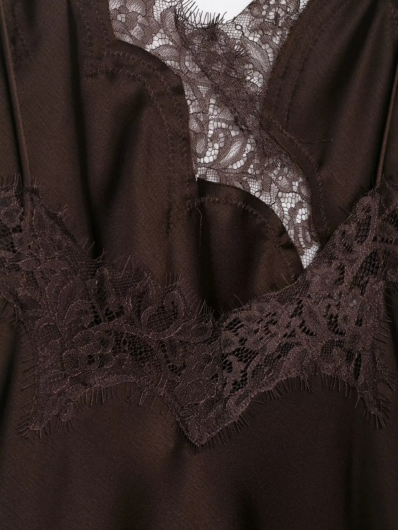 Robe en satin et en dentelle – Image 19