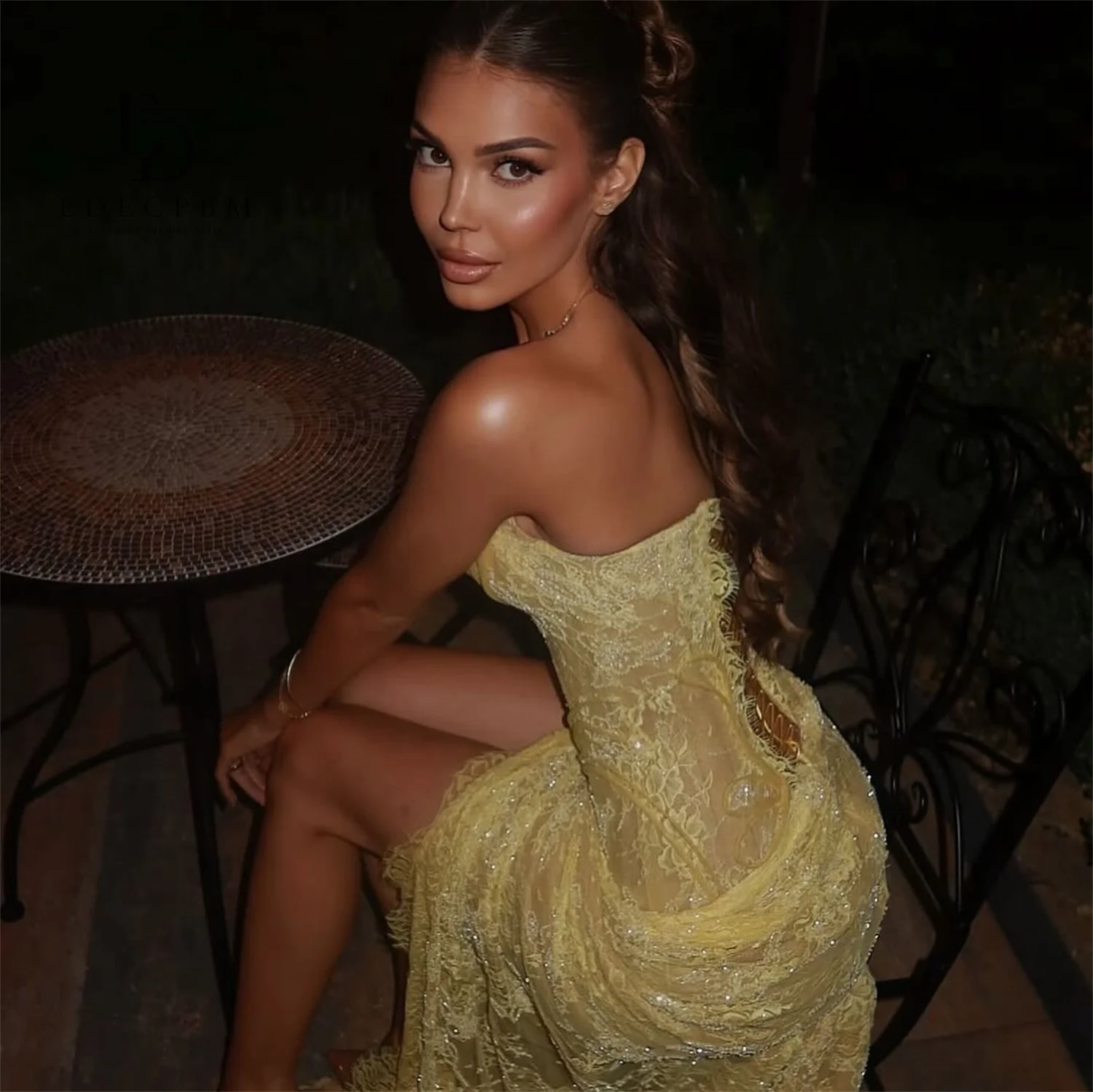 tenue de gala jaune