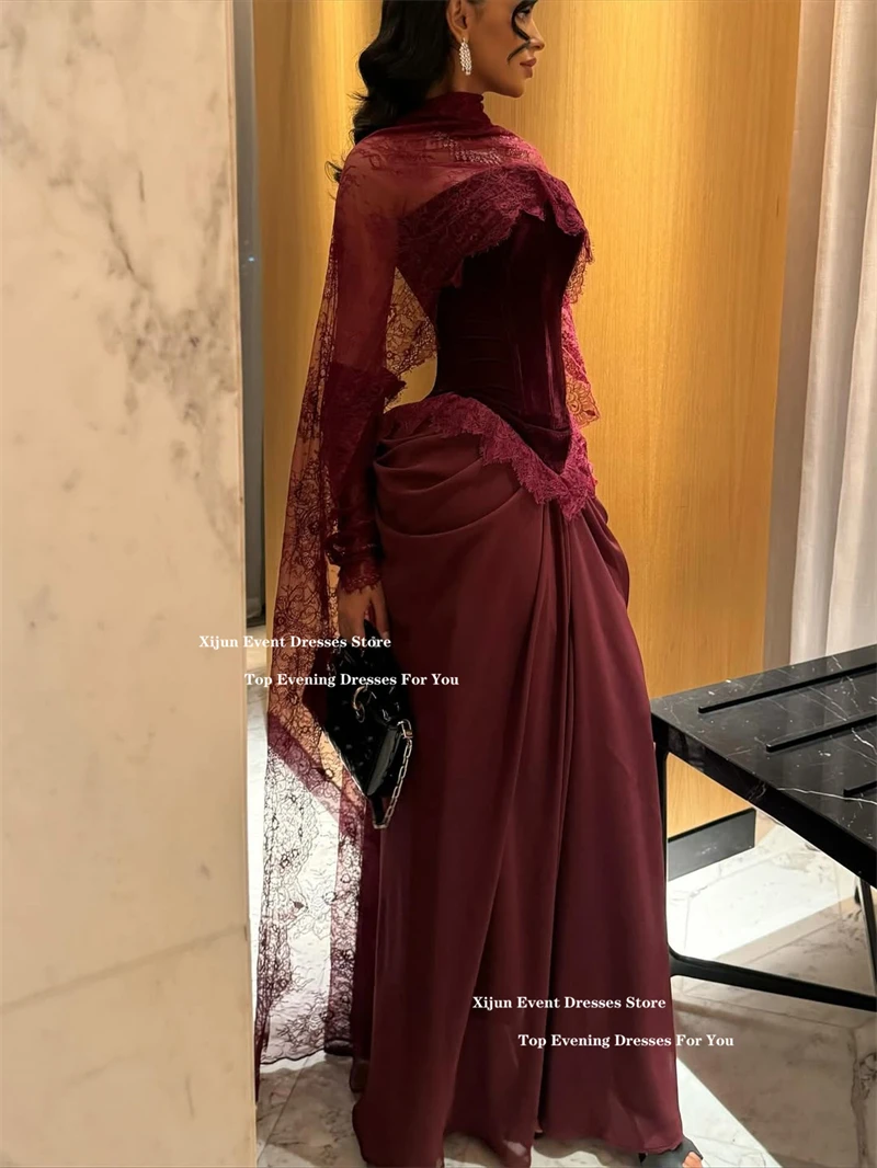 Robes en dentelle bordeaux manches cape – Image 3