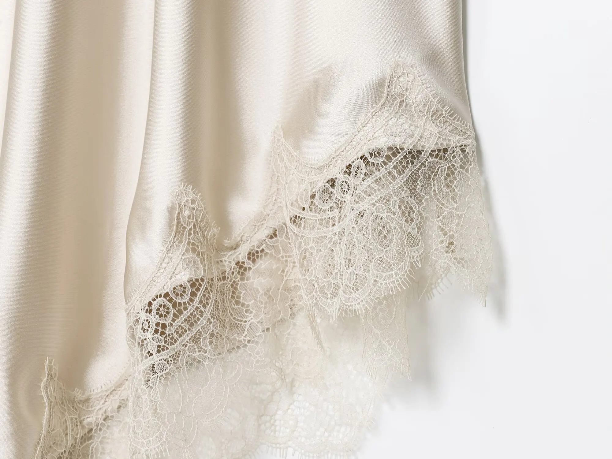 robe en satin luxueuse