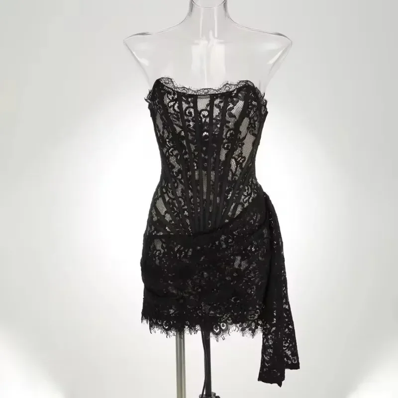 élégance en dentelle bustier