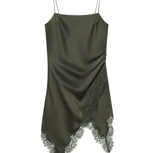 robe en satin élégante