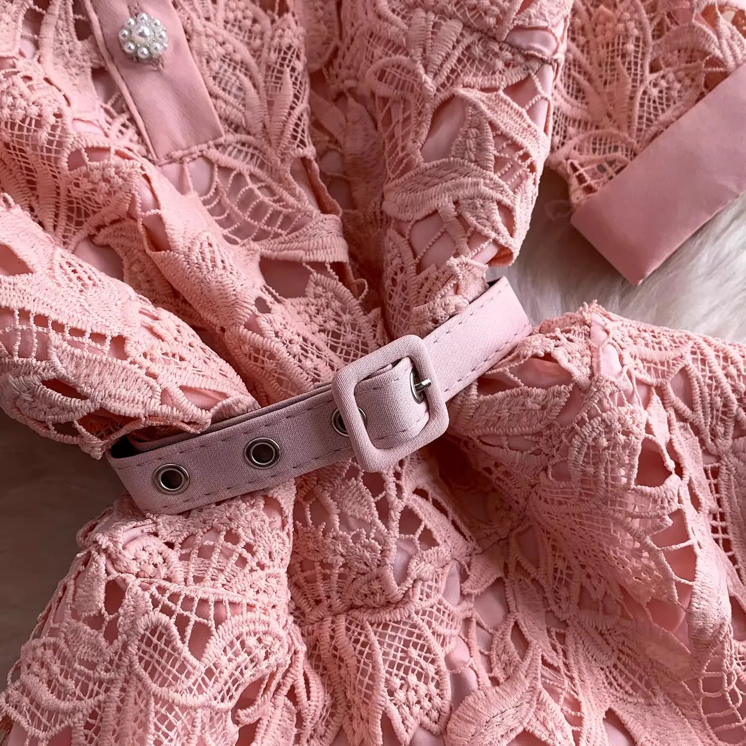 détail manches courtes robe