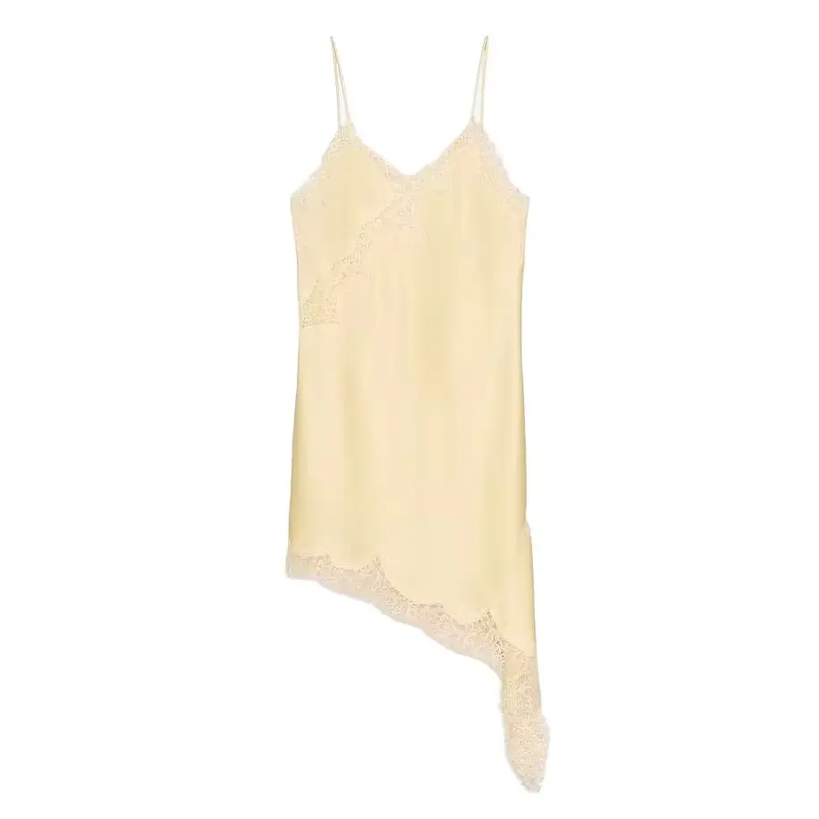 Robe en satin et en dentelle – Image 7