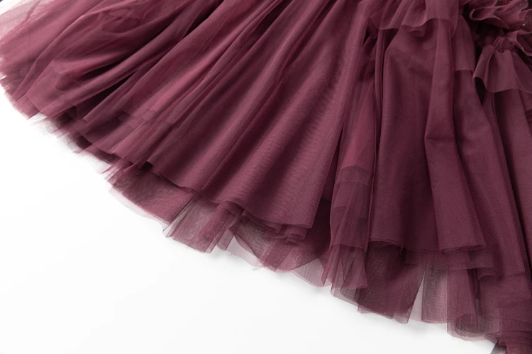 Robe en dentelle bordeaux manches longues à volants – Image 21