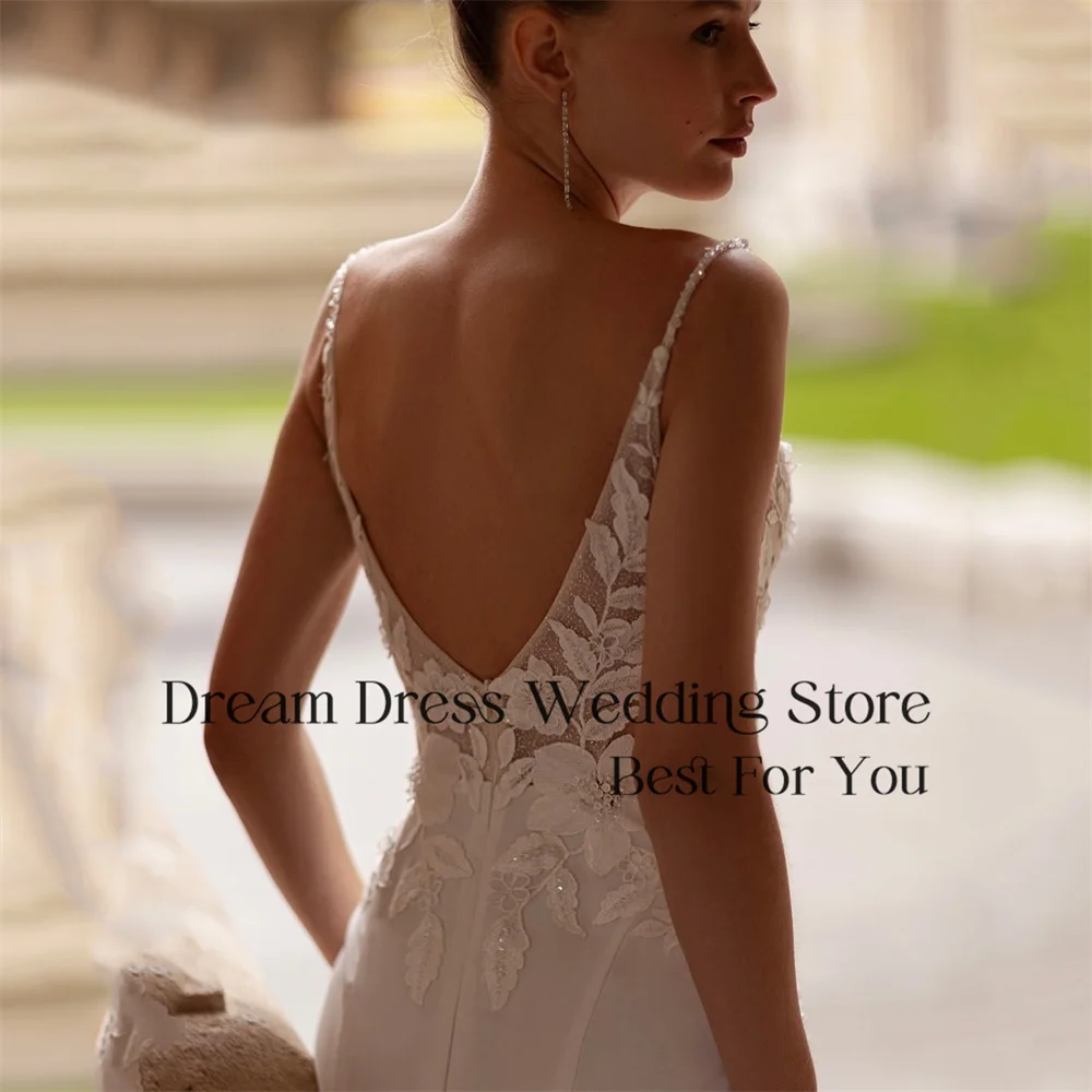 Robe de mariée avec bretelle en dentelle – Image 4