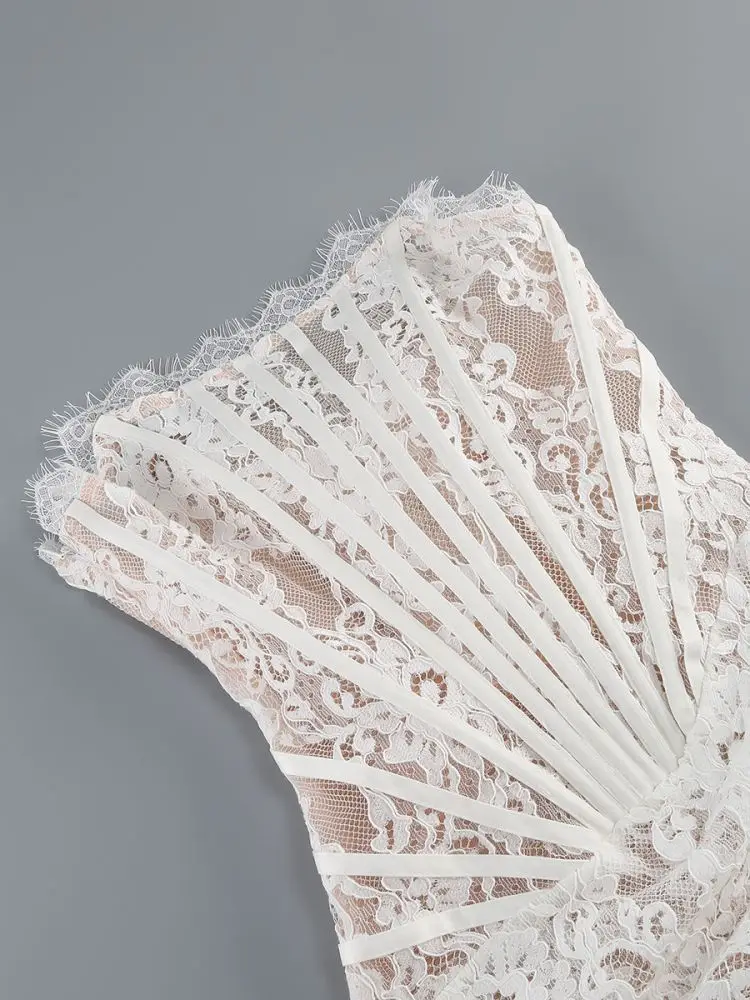 robe dentelle délicate
